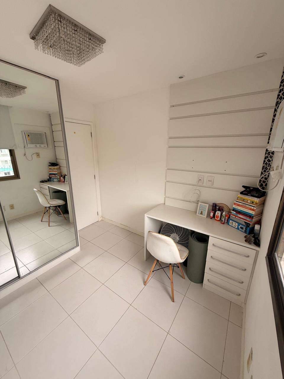  - Apartamento à venda, no Ocean Breeze, Recreio dos Bandeirantes, com 2 quartos, 60m²