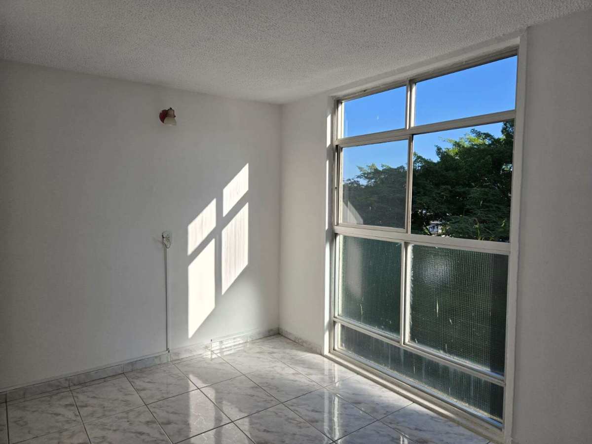  - Apartamento à venda, Taquara, com 1 quarto