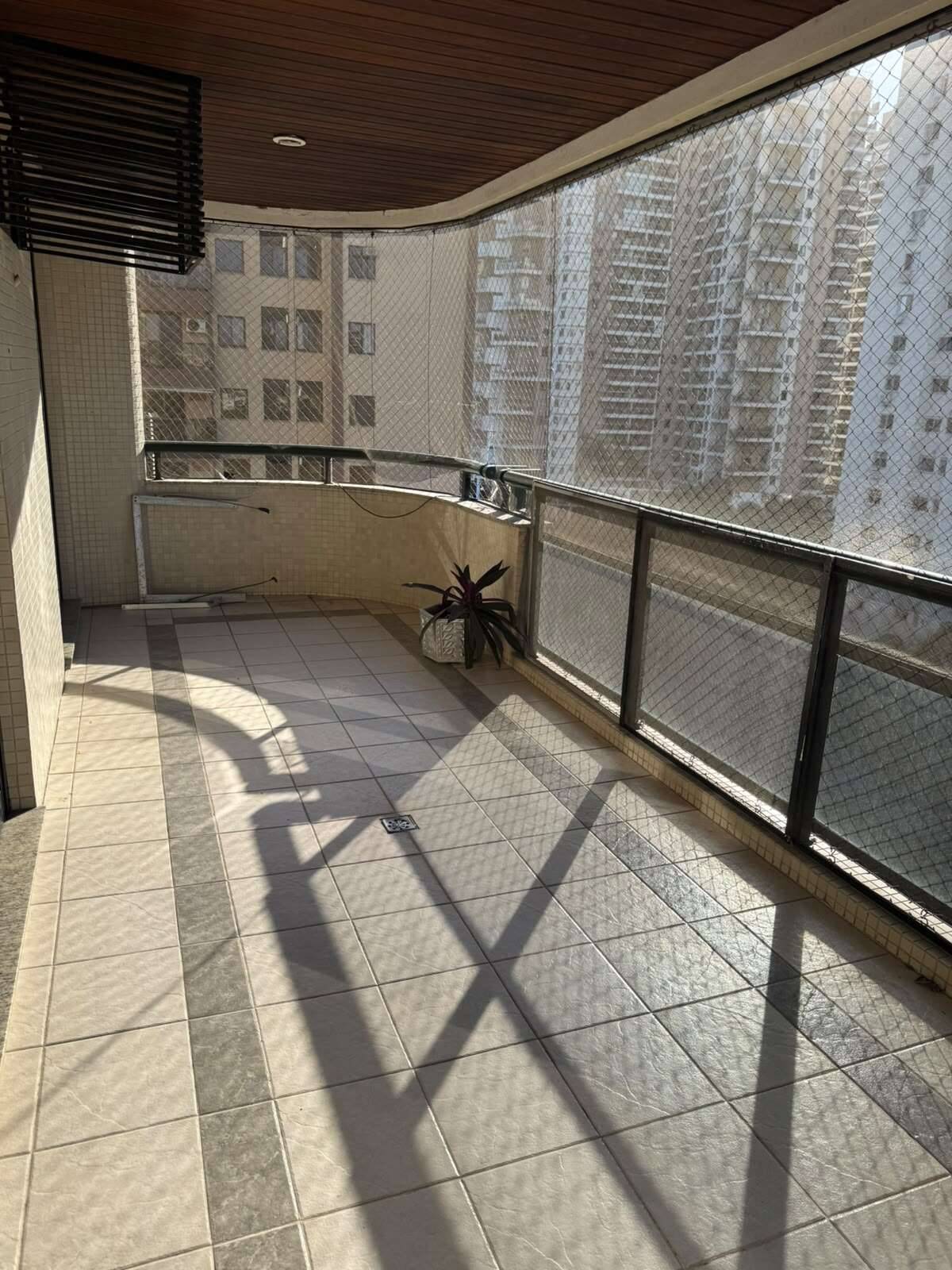  - Apartamento para alugar, com 4 quartos, 141m²