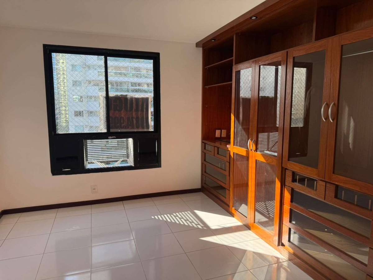  - Apartamento para alugar, com 4 quartos, 141m²