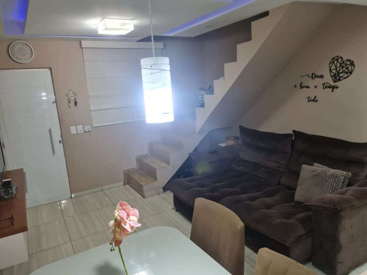  - Casa em Rio de Janeiro, Cascadura, com 2 quartos