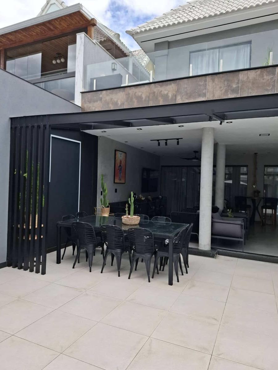 Casa à venda com 5 quartos, 250m² - Barra da Tijuca,Rio de Janeiro