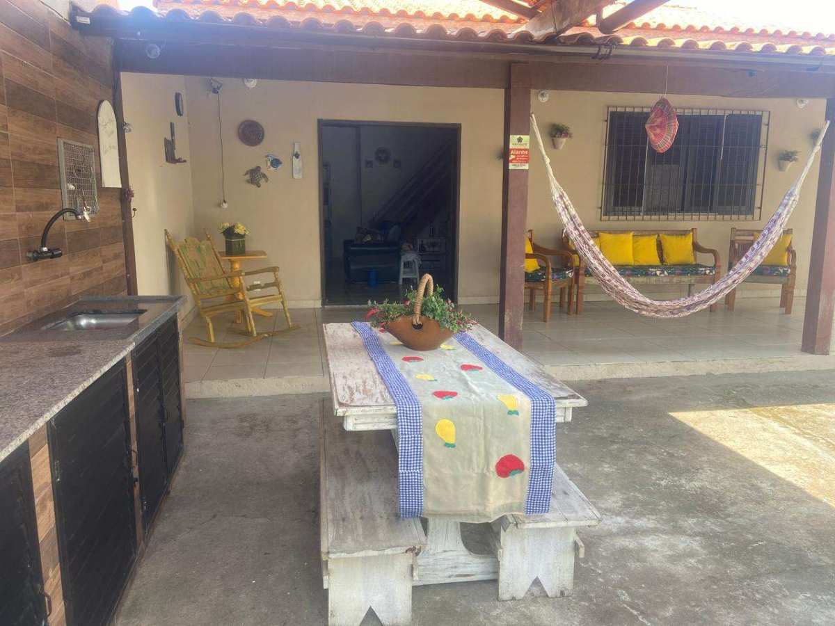 - Casa à venda, no Condomínio Pontal do Pero em Cabo Frio, Pontal do Peró, com 2 quartos, 500m²