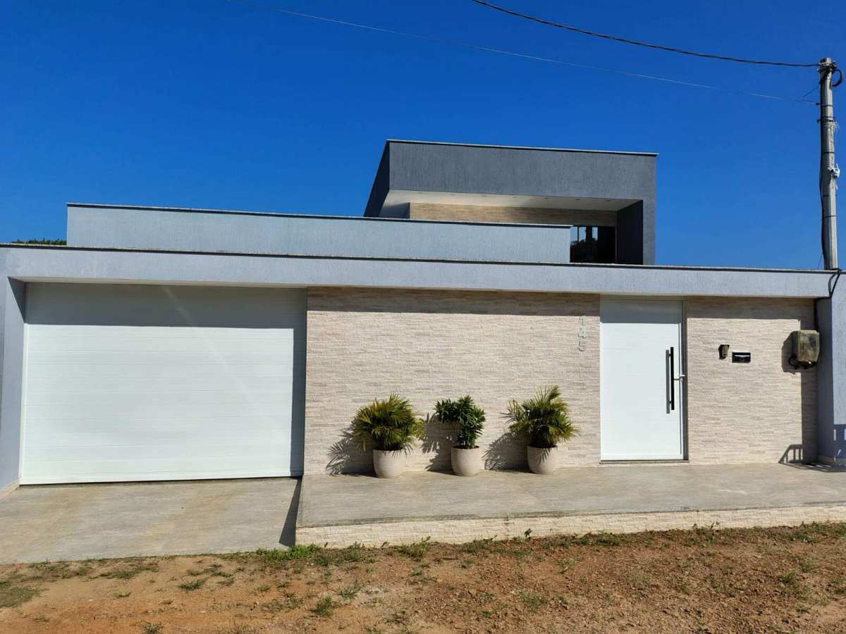  - Casa à venda em Cabo Frio, Pontal do Peró, com 2 quartos, 195m²