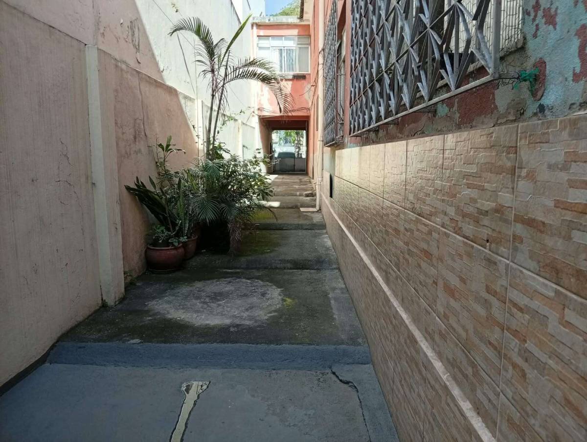  - Casa à venda em Rio de Janeiro, Penha, com 2 quartos, 96m²