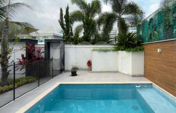 Casa à venda, no RIVIERA DEL SOL em Rio de Janeiro, Recreio dos Bandeirantes, com 5 quartos, 340m² - Imóveis Montalvão