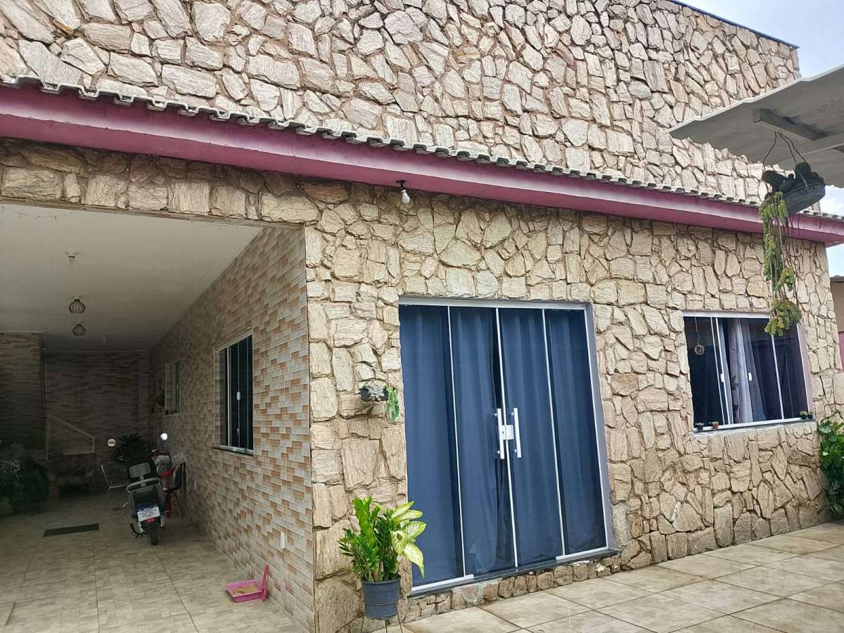  - Casa à venda em Rio de Janeiro, Santa Cruz, com 3 quartos, 180m²