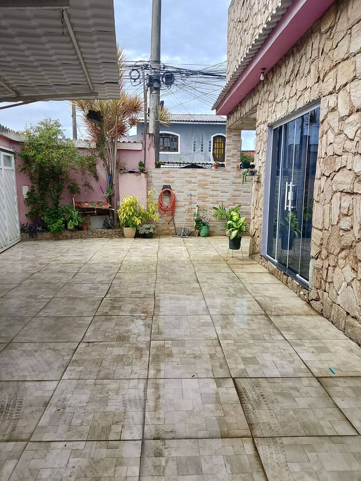  - Casa à venda em Rio de Janeiro, Santa Cruz, com 3 quartos, 180m²