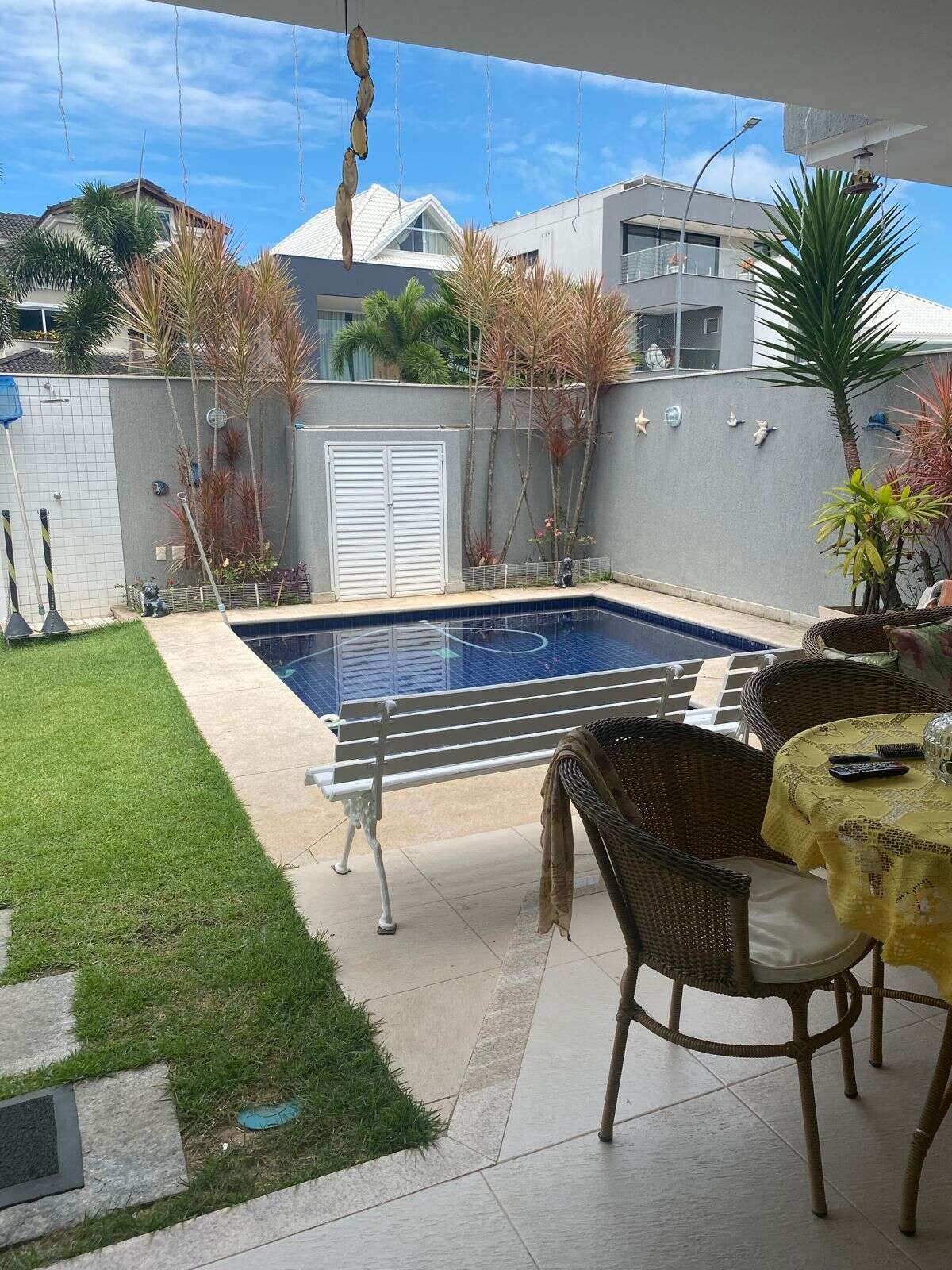Casa à venda, no RIVIERA DEL SOL em Rio de Janeiro, Recreio dos Bandeirantes, com 5 quartos, 231m² - Imóveis Montalvão