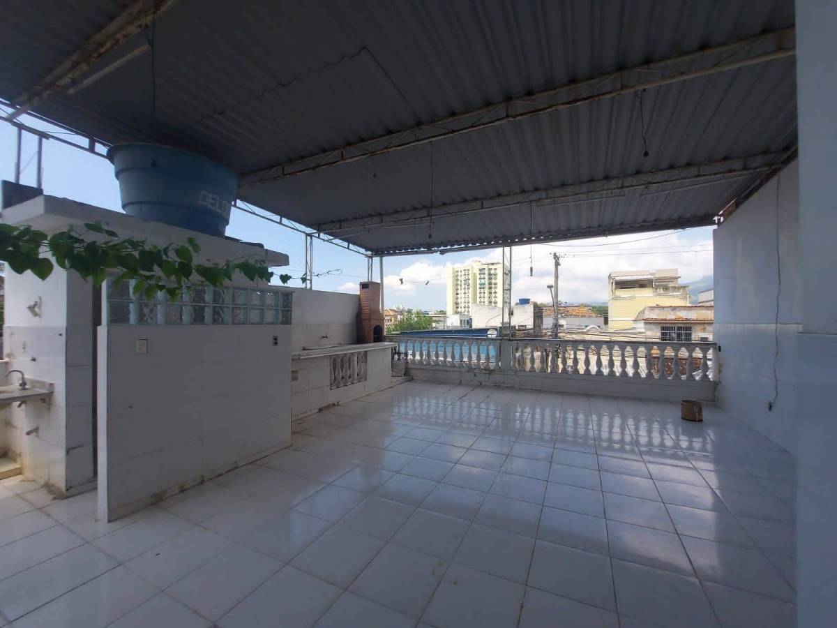 Casa à venda com 2 quartos - Cascadura,Rio de Janeiro