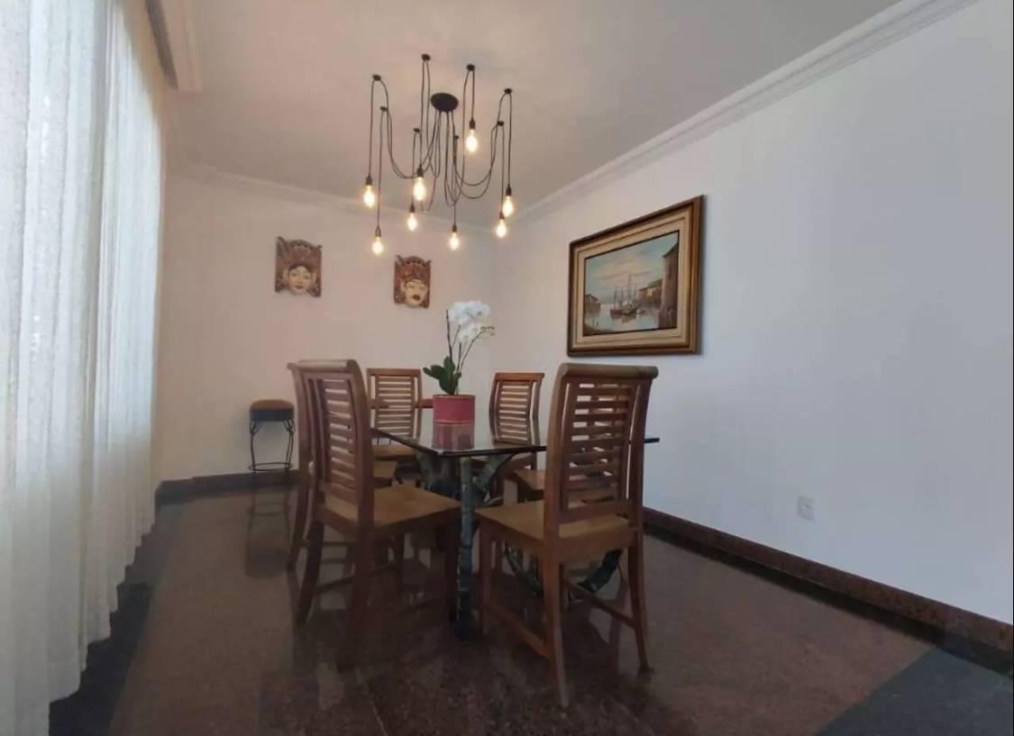  - Casa à venda, no Condomínio Alameda dos Eucaliptos,  em Rio de Janeiro, Barra da Tijuca, com 4 quartos, 550m²