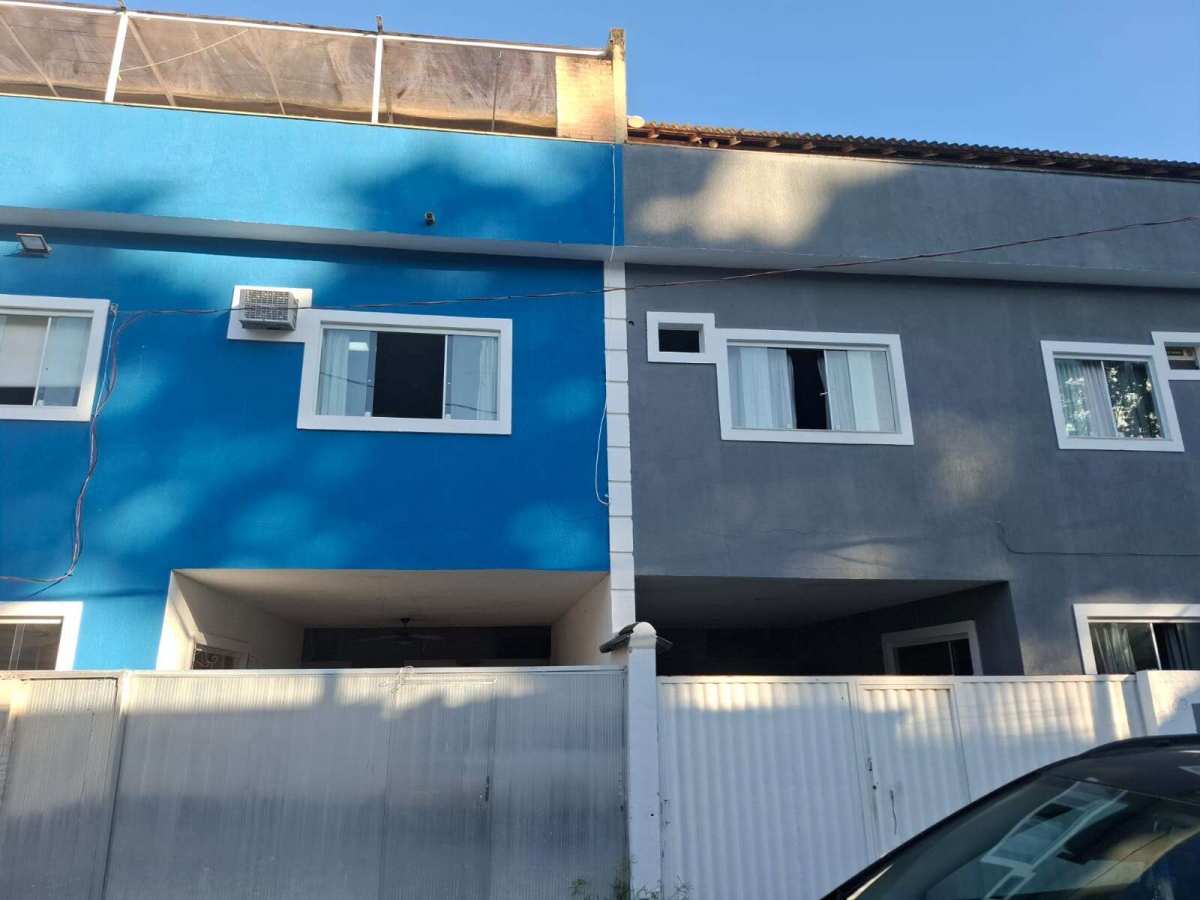Oportunidade em Vargem Grande: Casa Triplex com Vista Privilegiada para as Montanhas! - Imóveis Montalvão