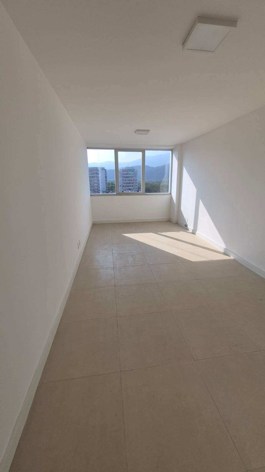 Sala comercial para alugar em Rio de Janeiro, Recreio dos Bandeirantes, 30m² - Imóveis Montalvão