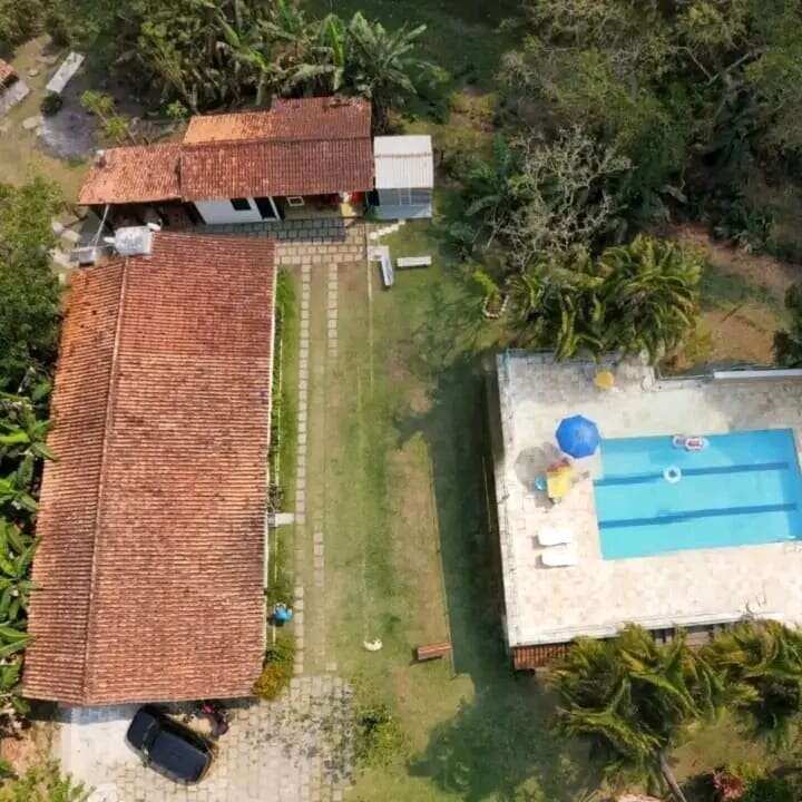  - Sítio à venda em Piraí, com 2 quartos, 3800m²