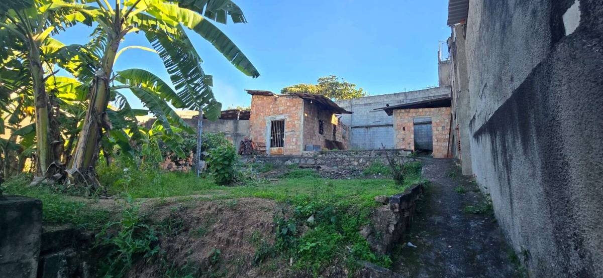  - Terreno à venda em Rio de Janeiro, Quintino, 700m²